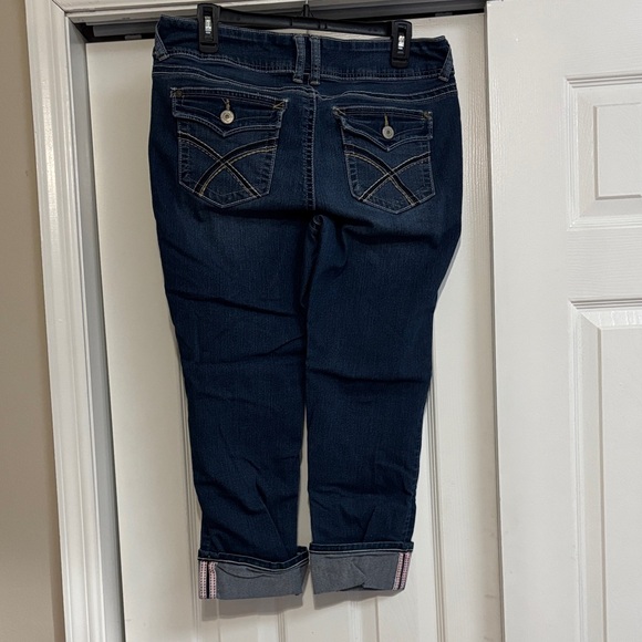 Wallflower Dark Blue Jean Capris - Picture 3 of 5